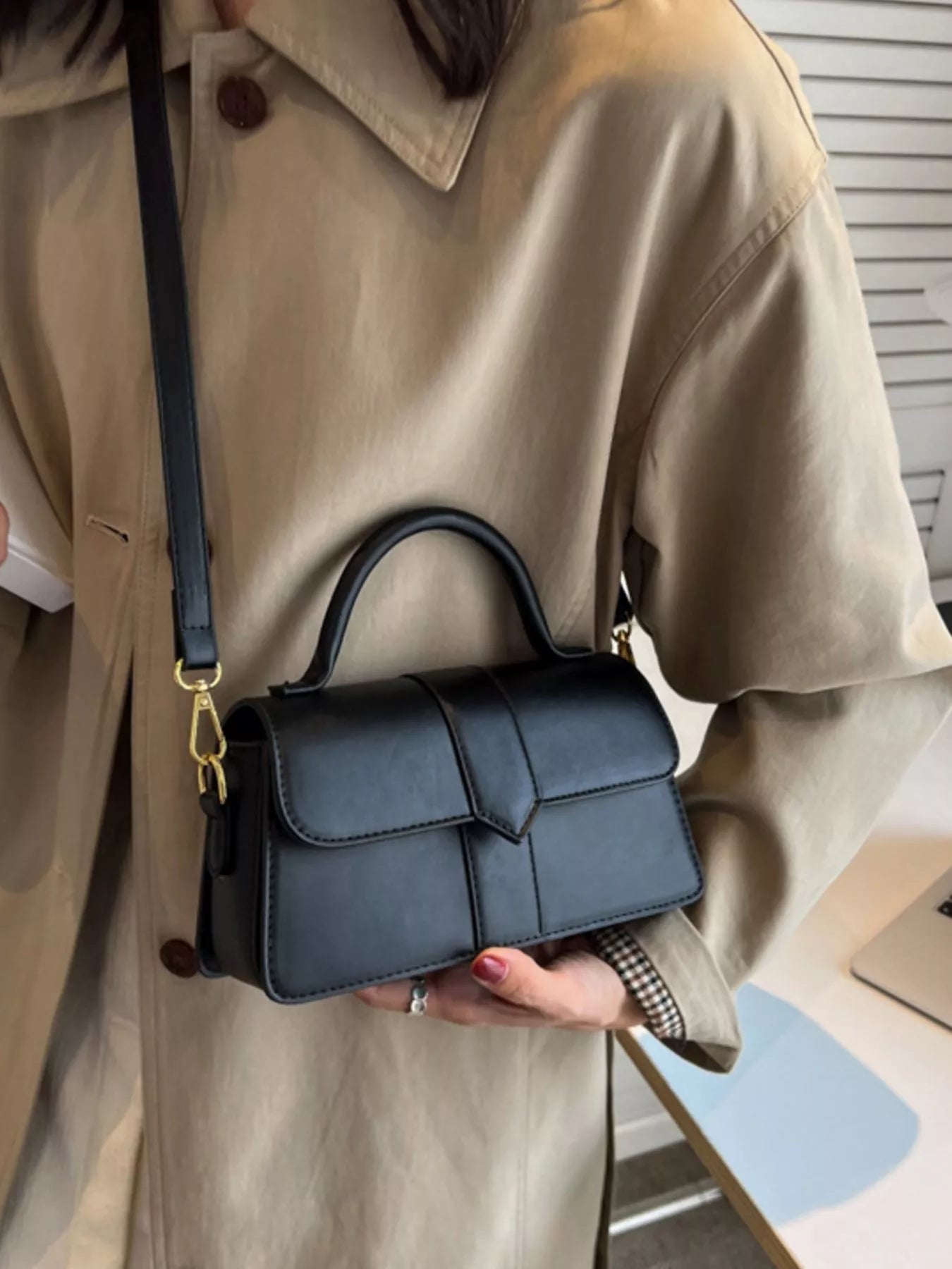 Black Handle Crossbody Bag – Elegant 2-in-1 Handbag for Everyday & Travel