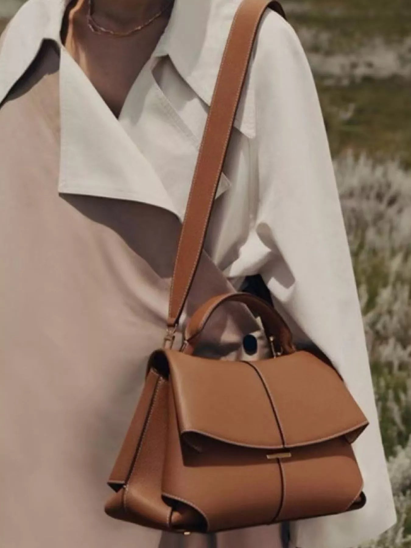 Everyday caramel bag casual outfit