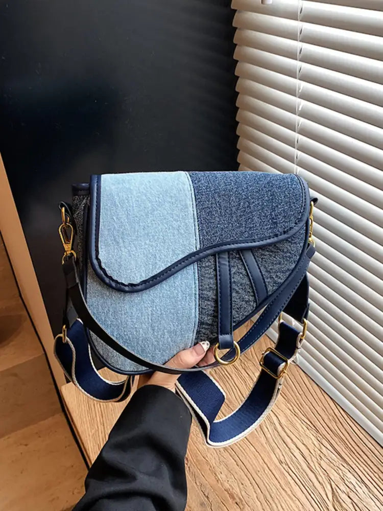 adjustable-strap-crossbody-bag-for-women