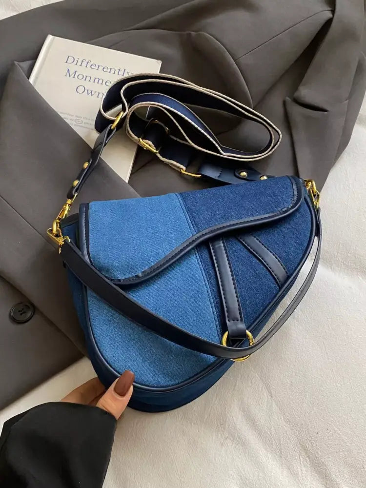 adjustable-strap-crossbody-bag-for-women