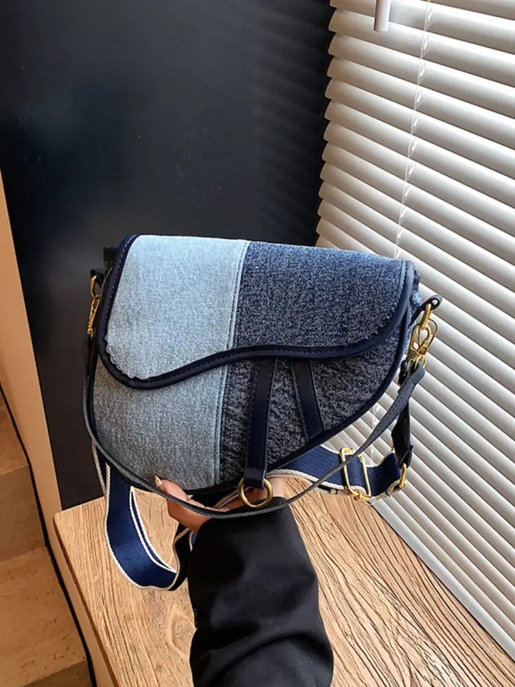 adjustable-strap-crossbody-bag-for-women