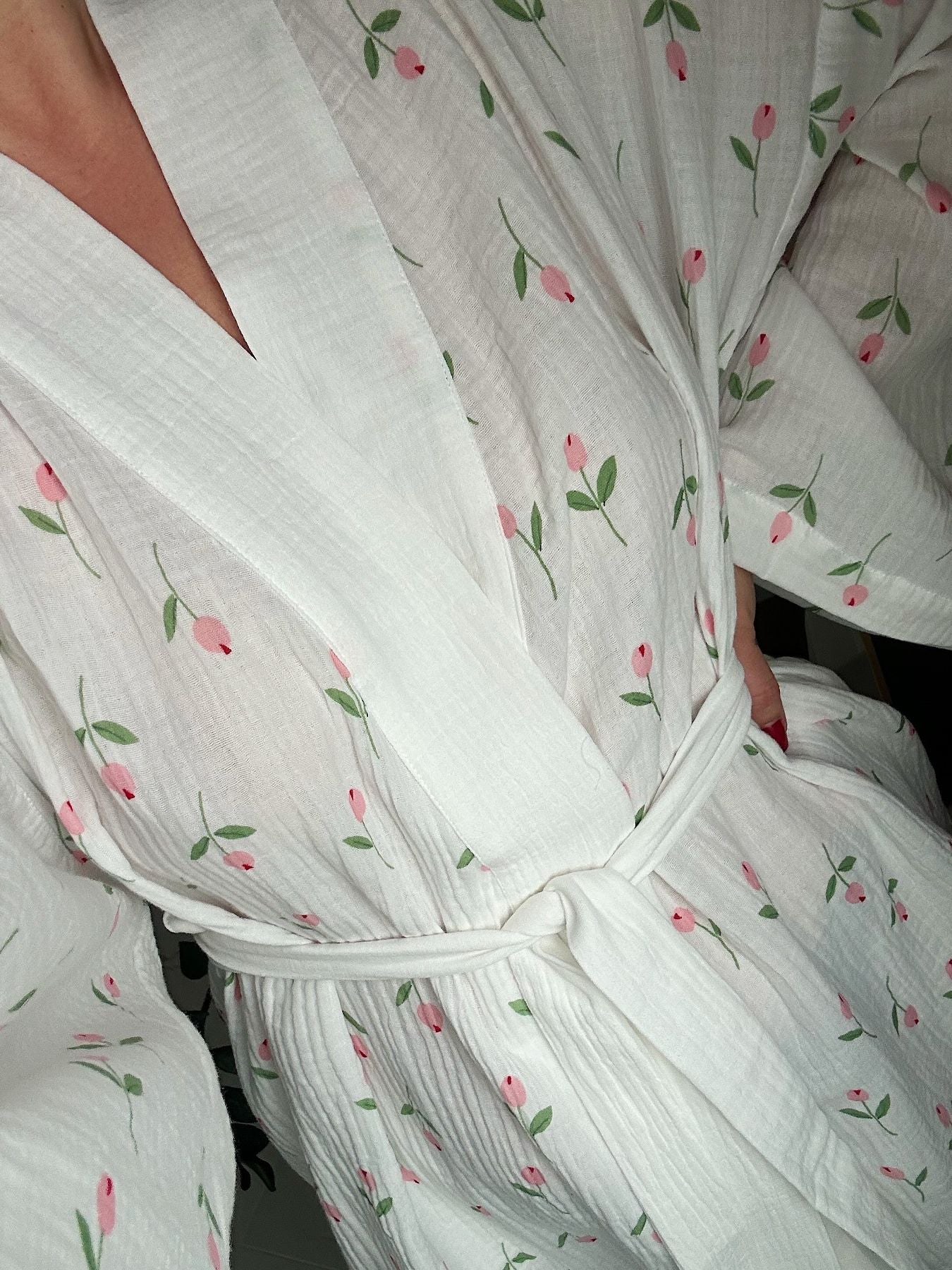 White Floral Print Lightweight Nightgown for Women – Soft Breathable Lounge Sleep Dress