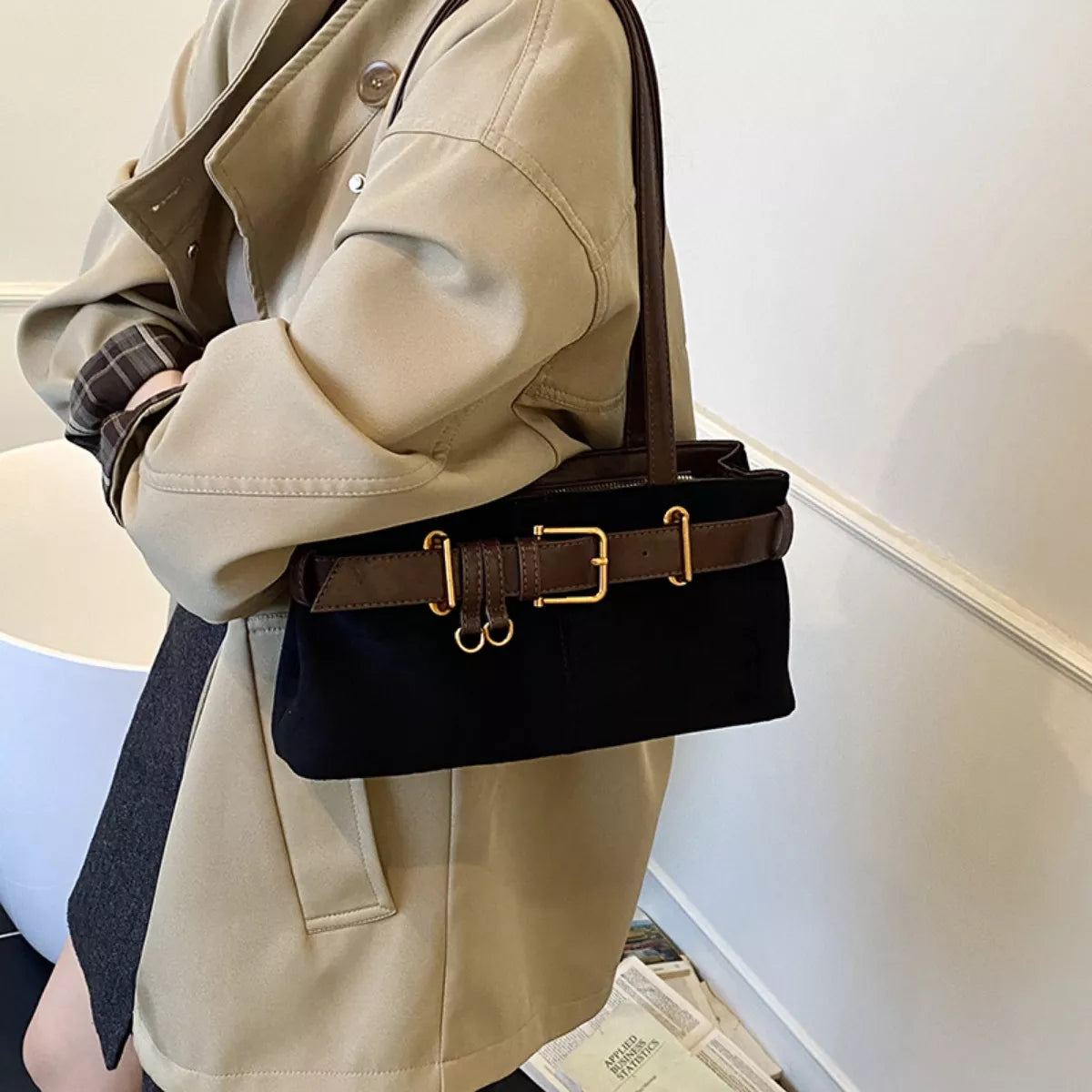 Vintage Buckle Decor Shoulder Bag