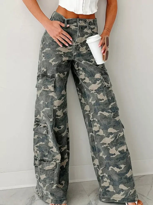 camo-wide-leg-cargo-jeans