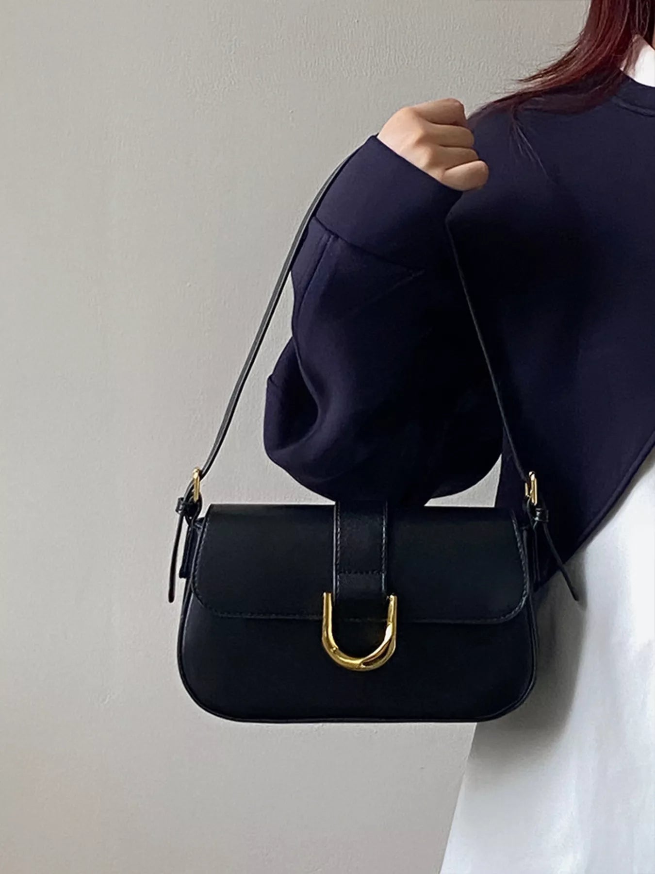 Black Adjustable Strap Leather Crossbody Bag | Jlouren