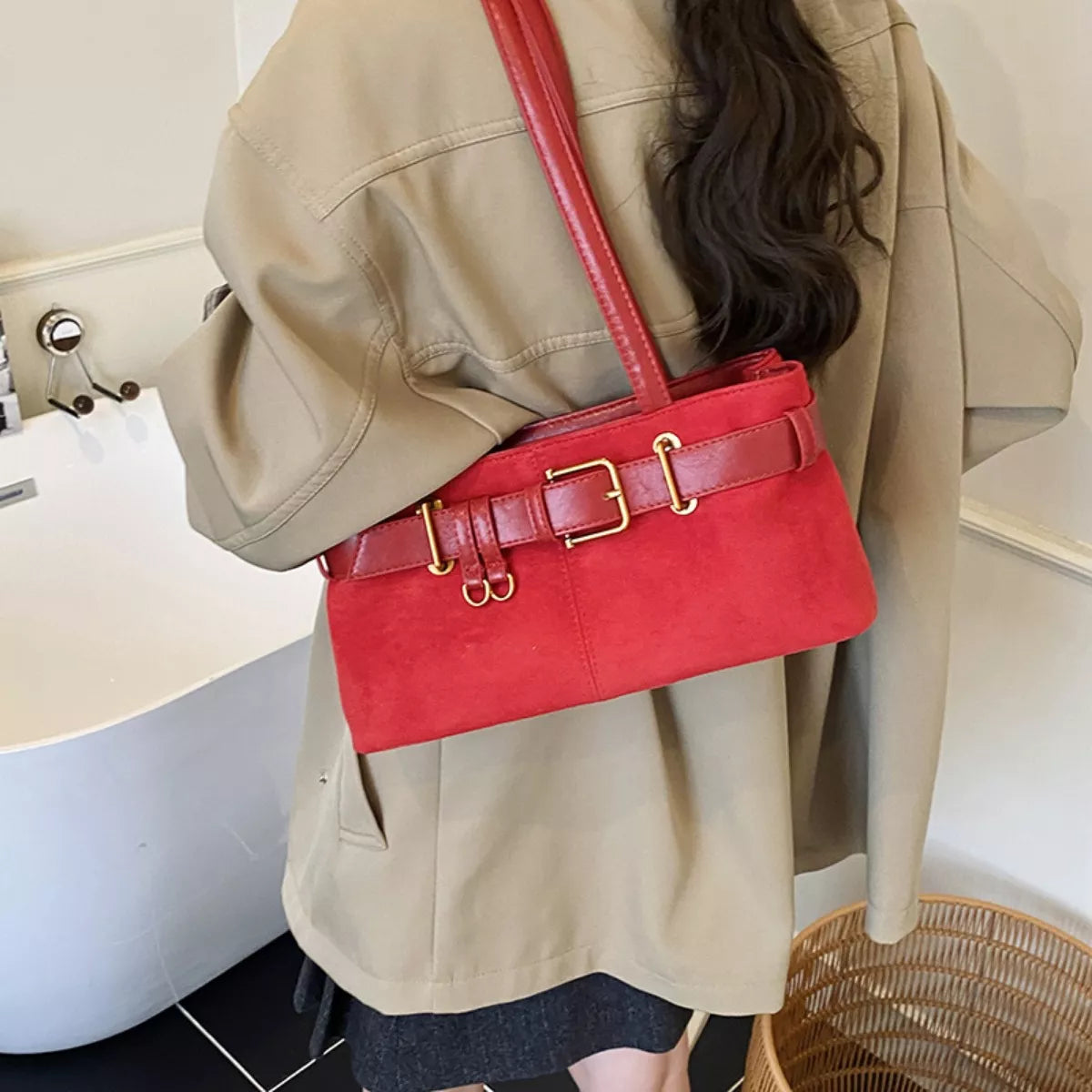 Red Vintage Buckle Decor Shoulder Bag