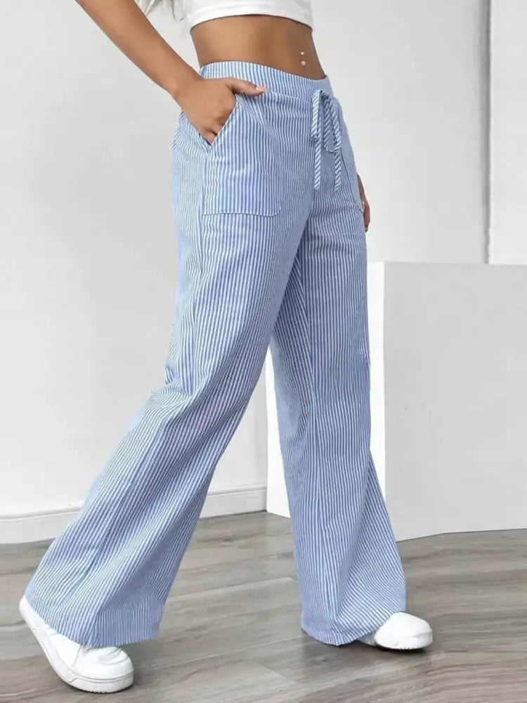 minimalist wide leg pants styling